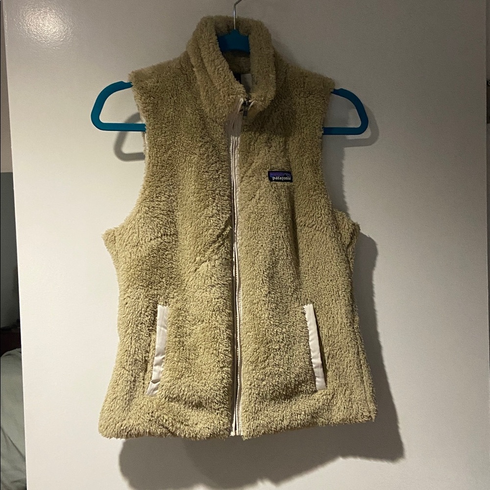 Patagonia Sherpa Vest in Tan